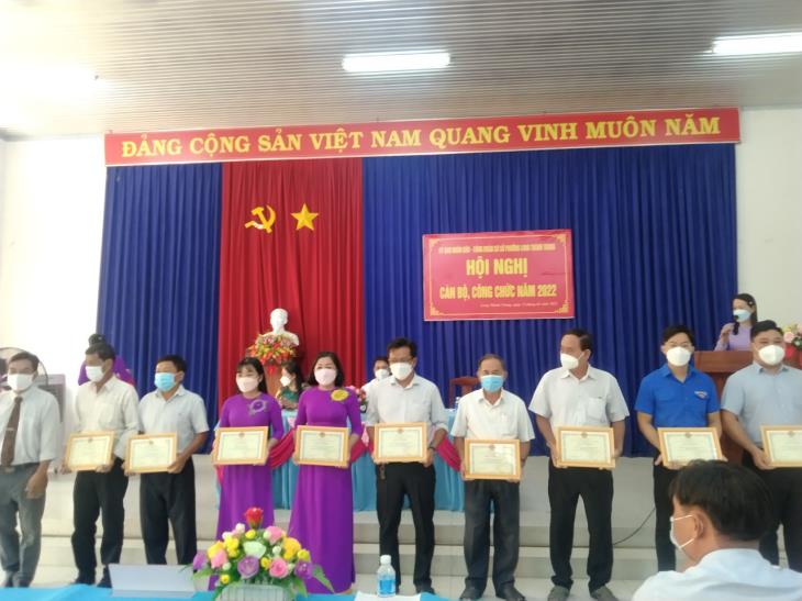 Ủy ban nhân dân phường Long Thành TRung tổ chức Hội nghị CBCC năm 2022